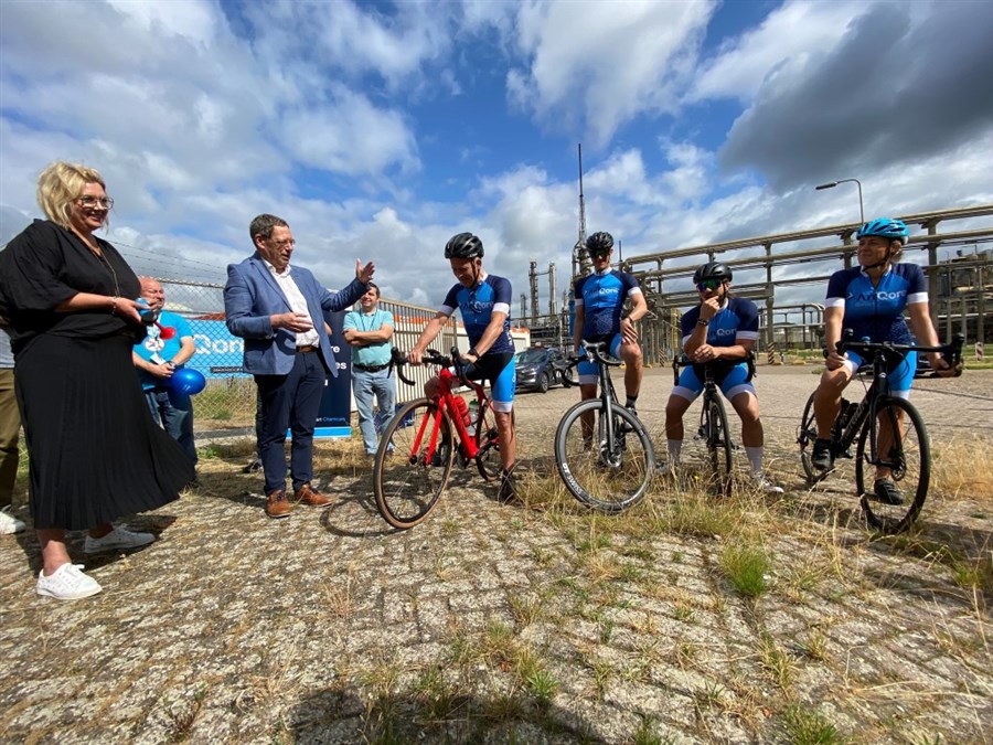 Bericht AnQore fietst vanuit Limburg naar Den Haag voor maatwerkafspraak bekijken
